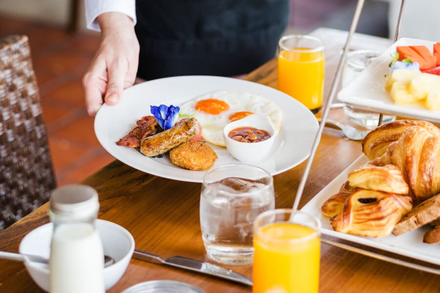 BREAKFAST SERVICE